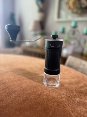 Handheld Manual Coffee Grinder in Black